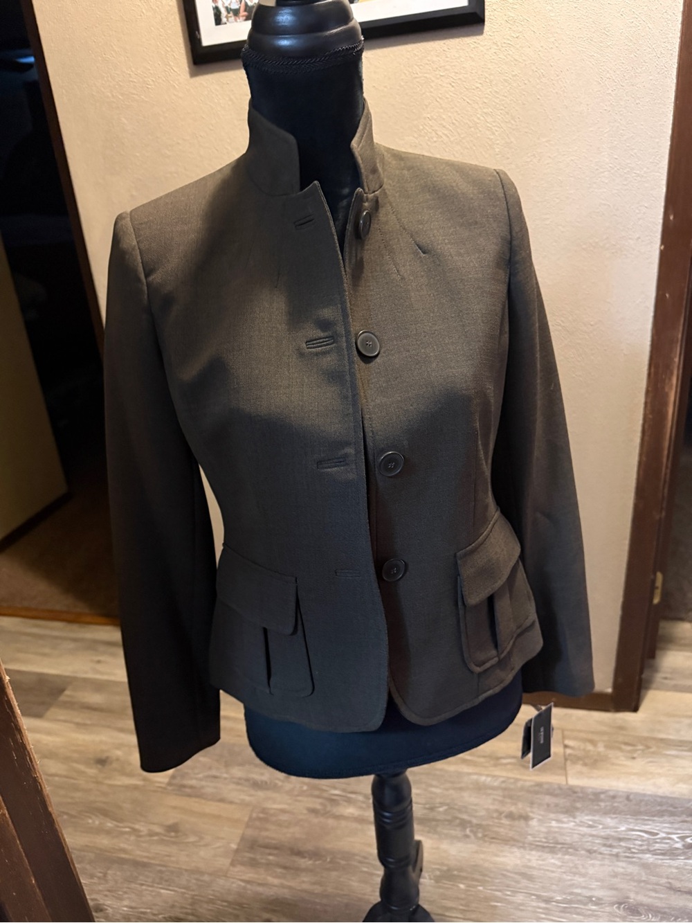 Women’s Tailored Olive Green Stand-Collar Jacket